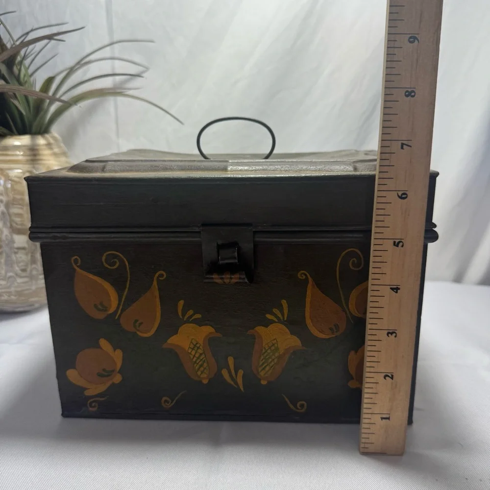 Vintage Metal Storage Box with Floral Design - Picture 9 of 11
